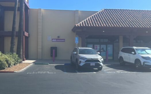 Location Adjacent to 
ROSS / dd’s DISCOUNTS
